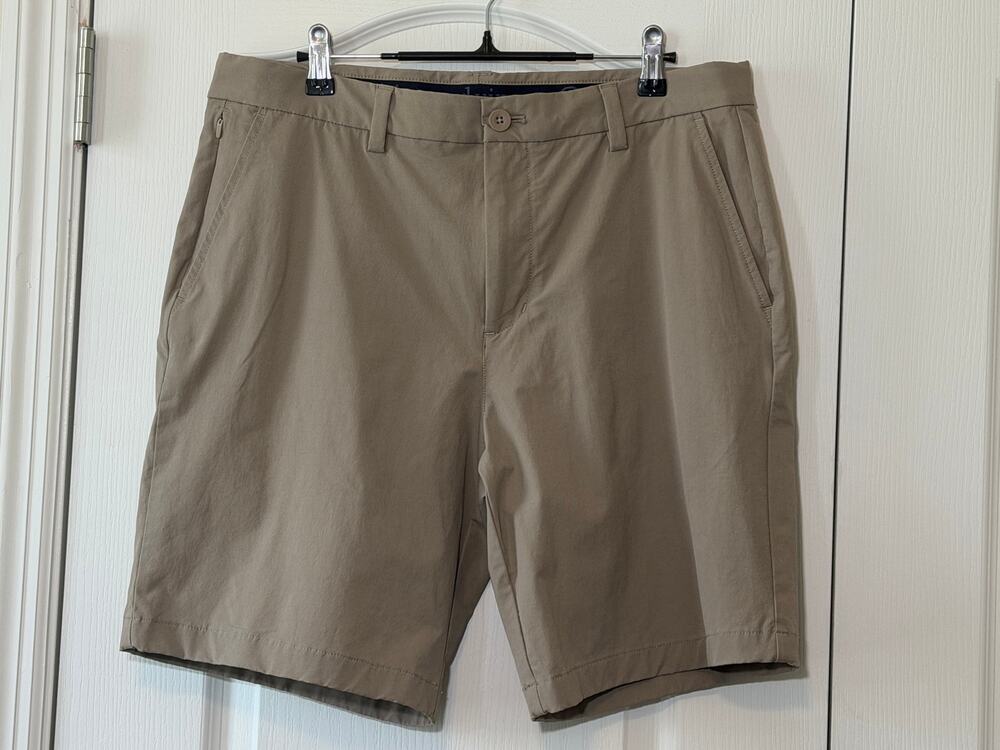 Vineyard Vines OTG Performance Shorts Mens 33 Khaki Tan Chino Stretch Golf